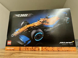 Конструктор LEGO Technic Гоночный автомобиль McLaren Formula 1 1434 детали (42141) фото от покупателей 14