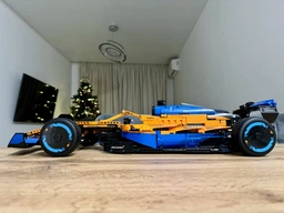 Конструктор LEGO Technic Гоночный автомобиль McLaren Formula 1 1434 детали (42141) фото от покупателей 10