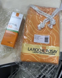 Гель-крем La Roche-Posay Anthelios UVA 400 Oil Control с матирующим эффектом для жирной чувствительной кожи лица очень высокий уровень защиты от UVB и от очень длинных UVA лучей SPF 50+ 50 мл (3337875546430) фото от покупателей 2