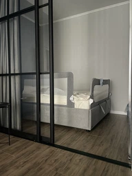 Защитный бортик для кровати MoMi LEXI PLUS Бежевый 43×150 см универсальный барьер для детей, защитный бар для кровати, бортик для младенца, детский бортик, барьер безопасности, ограждение на кровать, защита от падения во время сна фото от покупателей 2