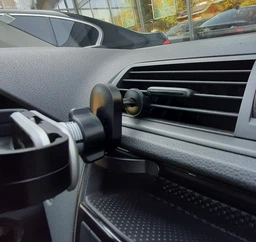 Автотримач Ugreen LP228 Gravity Car Phone Holder Black (80539) фото від покупців 4
