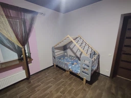 Кровать Домик спорт 160см 80/180см Серая с деревом фото от покупателей 10