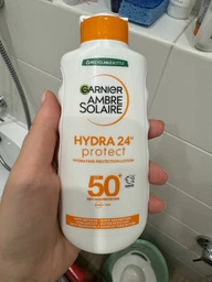 Солнцезащитное водостойкое молочко Garnier Ambre Solaire Увлажнение 24 часа с витамином С для кожи тела и лица Очень высокая степень защиты SPF 50+ 175 мл (3600542624961)