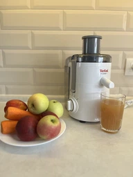 Соковыжималка центробежная TEFAL FRUTELIA+ ZE370138 фото от покупателей 12