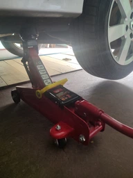 Домкрат подкатной 2т 135-330 мм TORIN TA820014