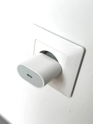 Быстрая зарядка для айфона айпада Apple 20W USB C Power Adapter Блок питания для айфон iPhone iPad Type C сетевое зарядное устройство на айфон айпад 20 Вт блок быстрой зарядки блочок тайп си адаптер Samsung Google Galaxy Xiaomi Redmi Huawei White MZPA-20W фото от покупателей 7