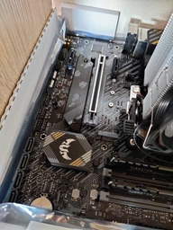 Материнська плата Asus TUF Gaming B550M-E (sAM4, AMD B550, PCI-Ex16) фото від покупців 1