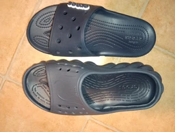 Детские шлепанцы для мальчика Crocs 208185-001 33-34 (J2) Черные (196265306466) фото от покупателей 2