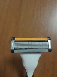 Станок для гоління чоловічий BIC Flex 5 Hibrid з 2 змінними картриджами (3086123644922) фото від покупців 10