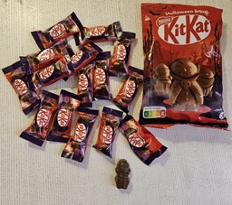 Набір міні-батончиків KitKat Хеловін 123 г (8000300410570) фото від покупців 1