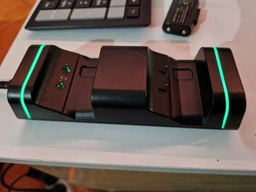 Зарядная станция DOBE® TYX-19006X + 2 аккумулятора (800 mAh x2) с LED-индикацией для геймпадов Xbox Series S|X / One S|X (428993975) фото от покупателей 5