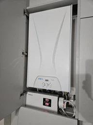 Стабілізатор REAL-EL STAB SLIM-1000, white (EL122400007) фото від покупців 6