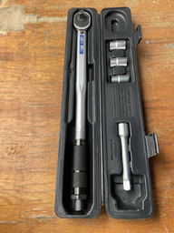 Ключ динамометрический S&R 1/2" 28-210 Нм + удлинитель 125 мм + головки 17, 19, 21 мм (465012210) фото от покупателей 1