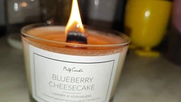 Ароматична свічка з ароматом Blueberry Cheesecake (чорничний чізкейк) 200 мл в склі з дерев'яним гнотом (Gama) фото от покупателей 3