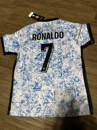 Футбольна форма дитяча Lion Ronaldo (Роналдо) 7 з гетрами (розмір 34-38) Збірна Португалії, сезон 24/25, 28 розмір, ріст 150-155 см, синьо-біла з чорним (FS-РВ-RN-28) фото от покупателей 1