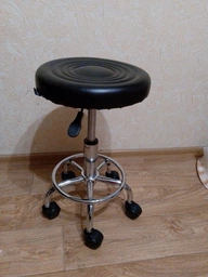 Крісло табурет на колесах без спинки кругле Bonro B-493 чорне (40080061)