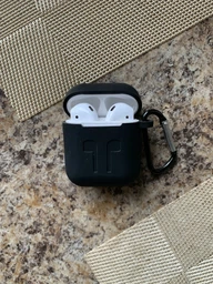 Силиконовый чехол для AirPods 1/2 с карабином Black (черный)