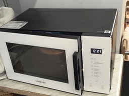 Микроволновая печь SAMSUNG Bespoke MS23T5018AK/UA фото от покупателей 3