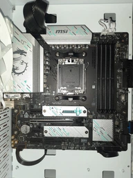 Материнская плата MSI B650M Gaming Plus Wi-Fi (sAM5, AMD B650, PCI-Ex16)