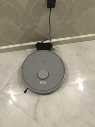 Робот пылесос Electrolux ER71HW1UG