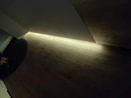 Розумна світлодіодна LED стрічка гірлянда Smart RGB 5050 з Bluetooth додатком + пульт. Комплект 5 метрів водостійкий працює від USB і Powerbank (Павербанка) чорна