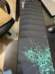 Коврик для компьютерной мыши большой Razer Goliathus 4 игровая поверхность для ноутбука и компьютера размеры 90x30x0,3 см Черный