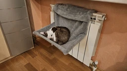 Гамак для котів на радіатор (підвісний) Мур-Мяу Сірий фото від покупців 4