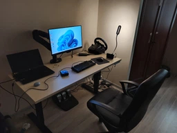 Монитор 24" BenQ GW2490E (9H.LMELJ.LBE) IPS / FullHD&nbsp;/ 100 Гц&nbsp;/ Adaptive Sync / Eye-Care / 99% sRGB / Speakers 2W фото от покупателей 9