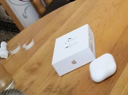 Навушники Apple AirPods (4-те покоління) (MXP63ZE/A) фото від покупців 13