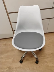 Офісне комп'ютерне крісло Hommex Kantri White / Blue (арт. H-231 W / BL MR) на колесах хром фото от покупателей 15