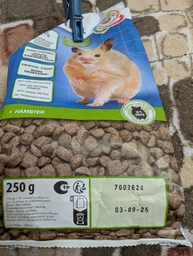 Корм для хомяков Beaphar Care+ Dwarf Hamster 750 г (18400) (8711231184002)