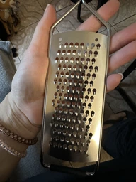 Терка ручная BergHOFF Leo Graphite для мелкой шинковки 32х6.4 см (3950565) фото от покупателей 4