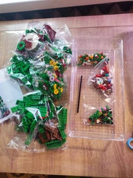 Конструктор LEGO Новогодняя елка 784 детали (40573) фото от покупателей 2