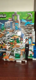 Дитячий конструктор Minecraft Гірська печера гра майнкрафт з LED підсвіткою ігровий набір з кубиків блоків фігурок тварин 587 деталей з печерою деревами лавою водою факелами та аксесуарами розвиваючий подарунок для творчості хлопчиків та дівчаток 66334 фото від покупців 10