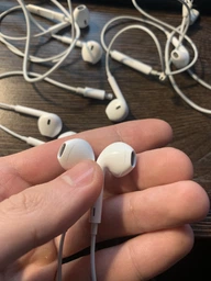 Наушники Apple iPhone EarPods with Mic Lightning (MWTY3ZM/A) фото от покупателей 7