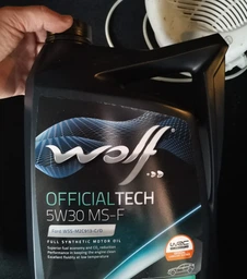 Моторное масло Wolf OFFICIALTECH 5W30 MS-F 4 л (8308710)