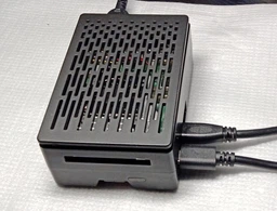Мікрокомп'ютер Raspberry Pi 5 Starter Kit 8GB з корпусом, кулер з радіатором, micro SD 64gb, micro HDMI to HDMI 4K кабель, 27W блок живлення