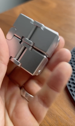 Бесконечный кубик, антистресс Infinity Cube 38 мм. Игрушка-антистресс из алюминиевого сплава