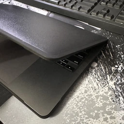 Захисний чохол-накладка Macbook Pro 13.3" М1(A1706 / A1708 / А1989 / А2159 / A2289 / A2251 / A2338) 2016-2020г Чорно-матовий з силіконовою окантовкою фото від покупців 1