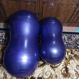 М'яч для фітнесу гімнастичний, фітбол для вагітних EasyFit Peanut 45х90 см EF-3022-GR Сірий (56002021) фото від покупців 2