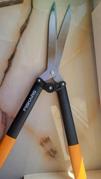 Ножницы для кустов Fiskars HS52 PowerLever с рычажным приводом (1001564) фото от покупателей 1