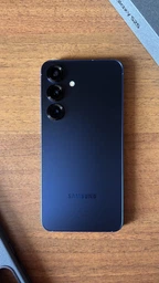 Мобильный телефон Samsung Galaxy S25 12/512GB Navy (SM-S931BDBHEUC) фото от покупателей 2