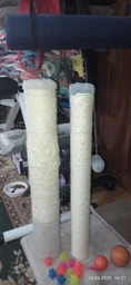Когтеточка для кошек Lucky Pet "Лапка большая" сизаль серая, мех белый 38х38х66см фото от покупателей 4
