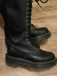 Бальзам-віск для взуття Dr.Martens Wonder Balsam (85 мл) — живлення та пом'якшення шкіри, губка в комплекті