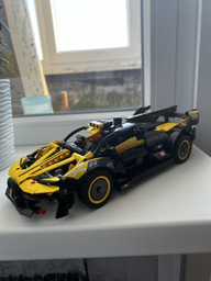 Конструктор LEGO Technic Bugatti Bolide 905 деталей (42151)