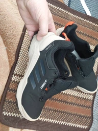 Чоловічі кросівки для туризму adidas Terrex AX4 Beta Cold Rdy IF7431 41.5 (UK 7.5) Чорні (4066746444320) фото від покупців 2