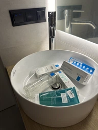 Гель-микропилинг La Roche-Posay Effaclar Micro-Peeling Purifying Gel для очищения проблемной кожи лица и тела для уменьшения устойчивых недостатков 400 мл (3337875708289)