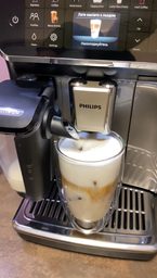 Кофемашина PHILIPS Series 5500 LatteGo EP5547/90 фото от покупателей 8