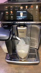 Кофемашина PHILIPS Series 5500 LatteGo EP5547/90 фото от покупателей 7