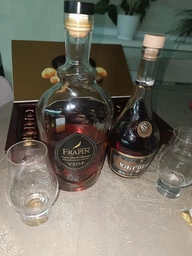 Коньяк Frapin VSOP 12 років витримки 0.05 л 40% (3404489001393) фото від покупців 1
